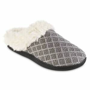 NEW ISOTONER women's diamond sweater knit hoodback slipper in light gray